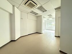 Maysprings (D23), Retail #579587251